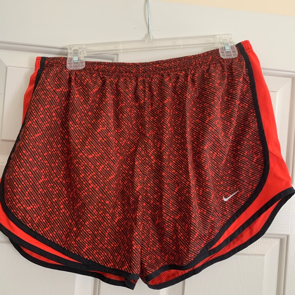 Patterned XL Nike shorts